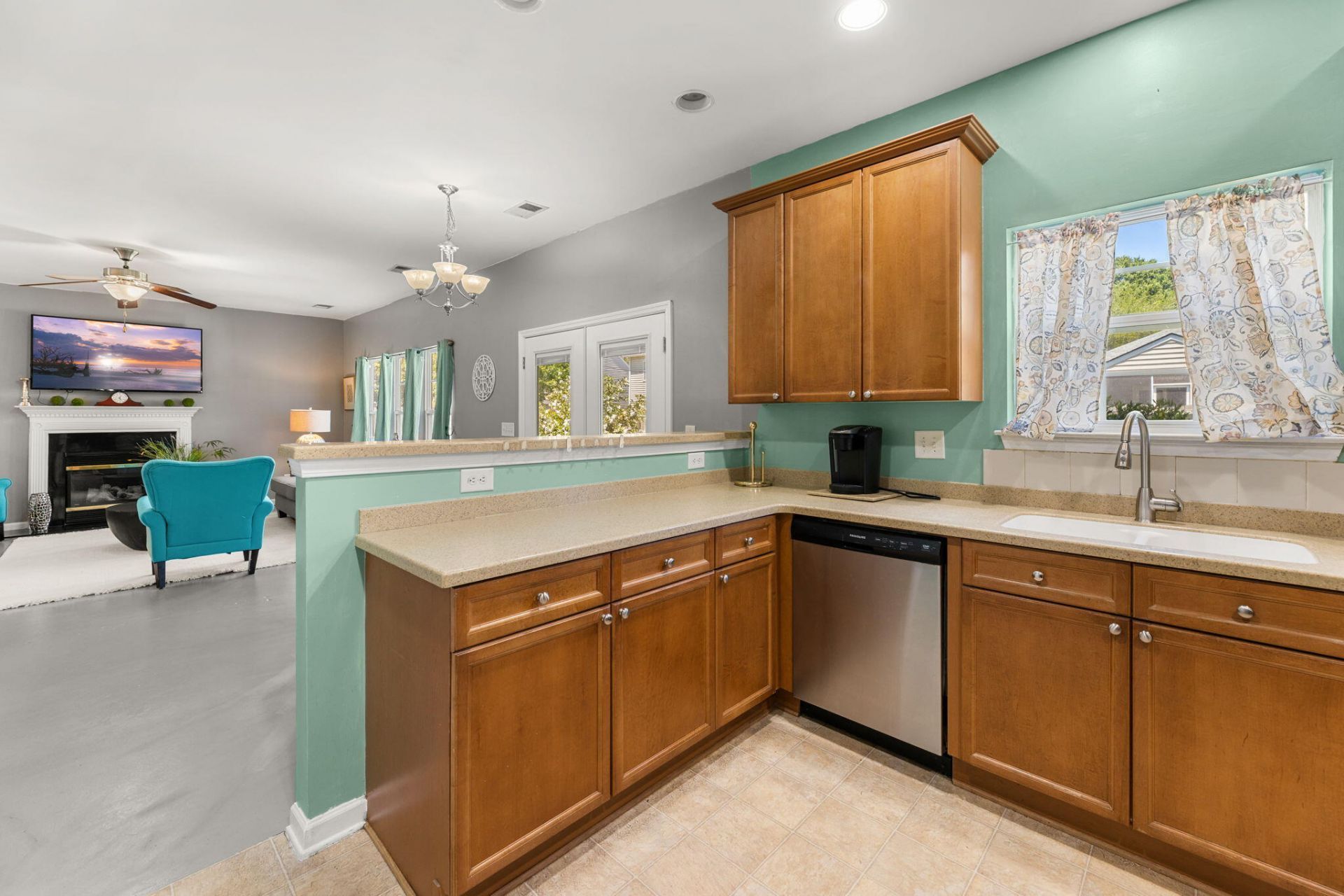 9404 Divot Lane Photo 15