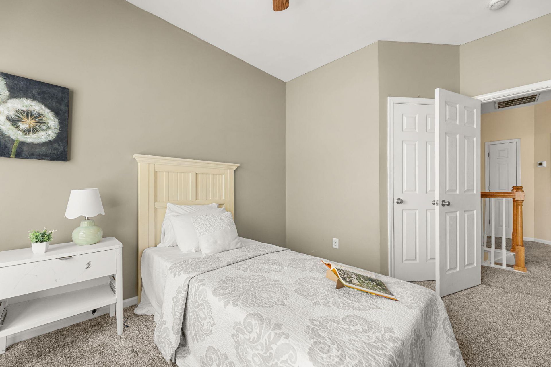 9404 Divot Lane Photo 24