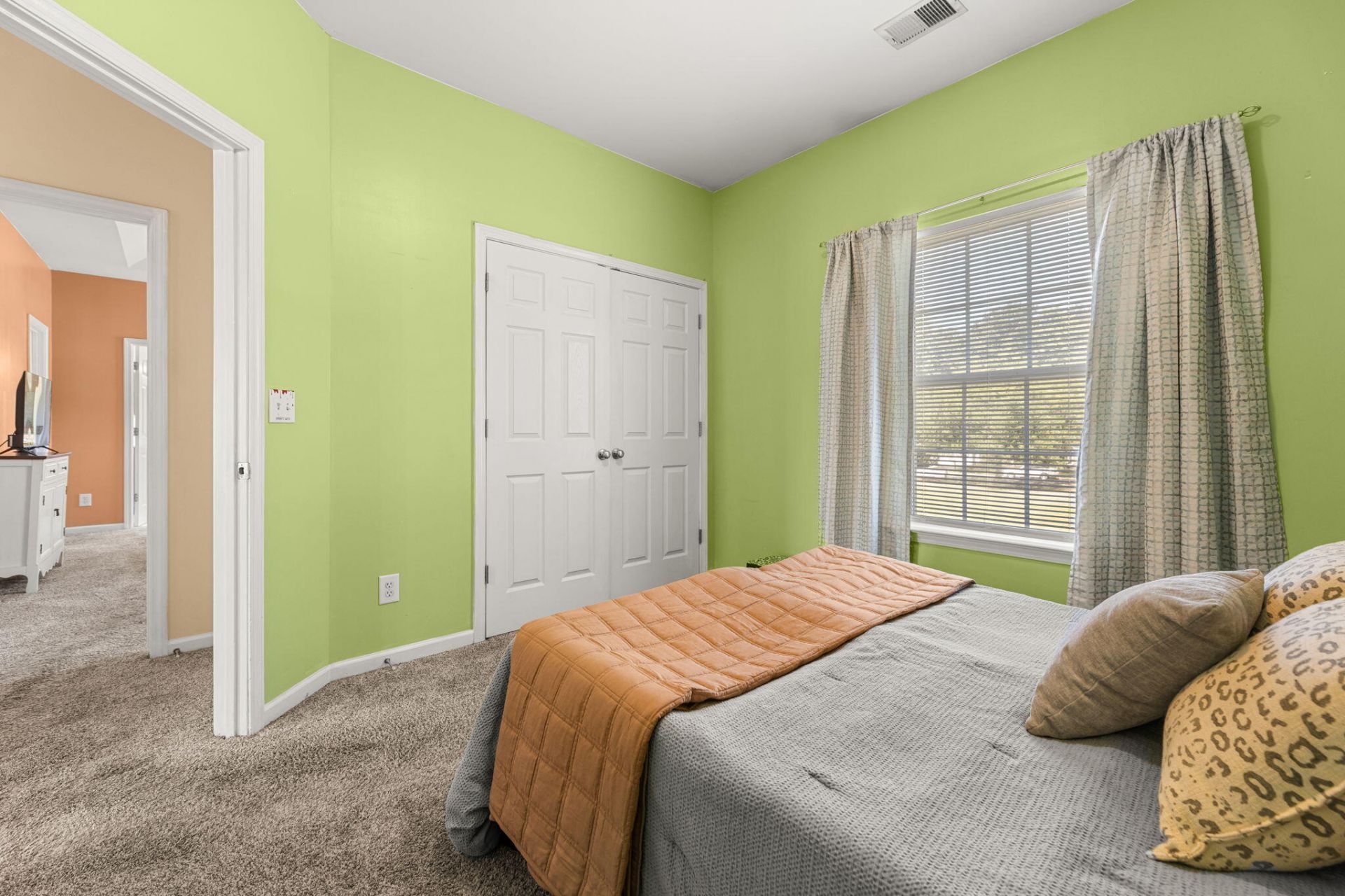 9404 Divot Lane Photo 26