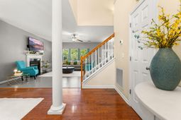 9404 Divot Lane photo 4