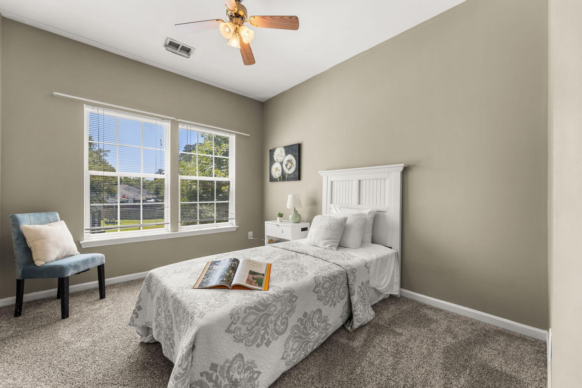 9404 Divot Lane Photo 30