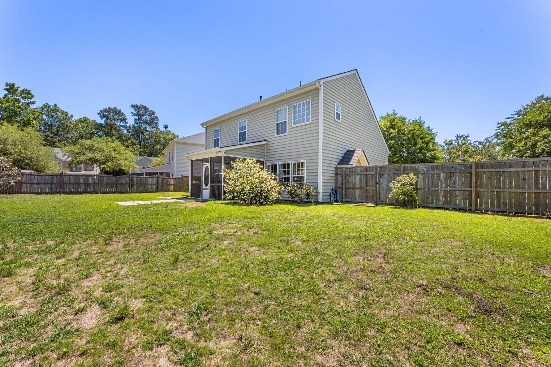 9404 Divot Lane Photo 33