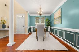 9404 Divot Lane photo 4
