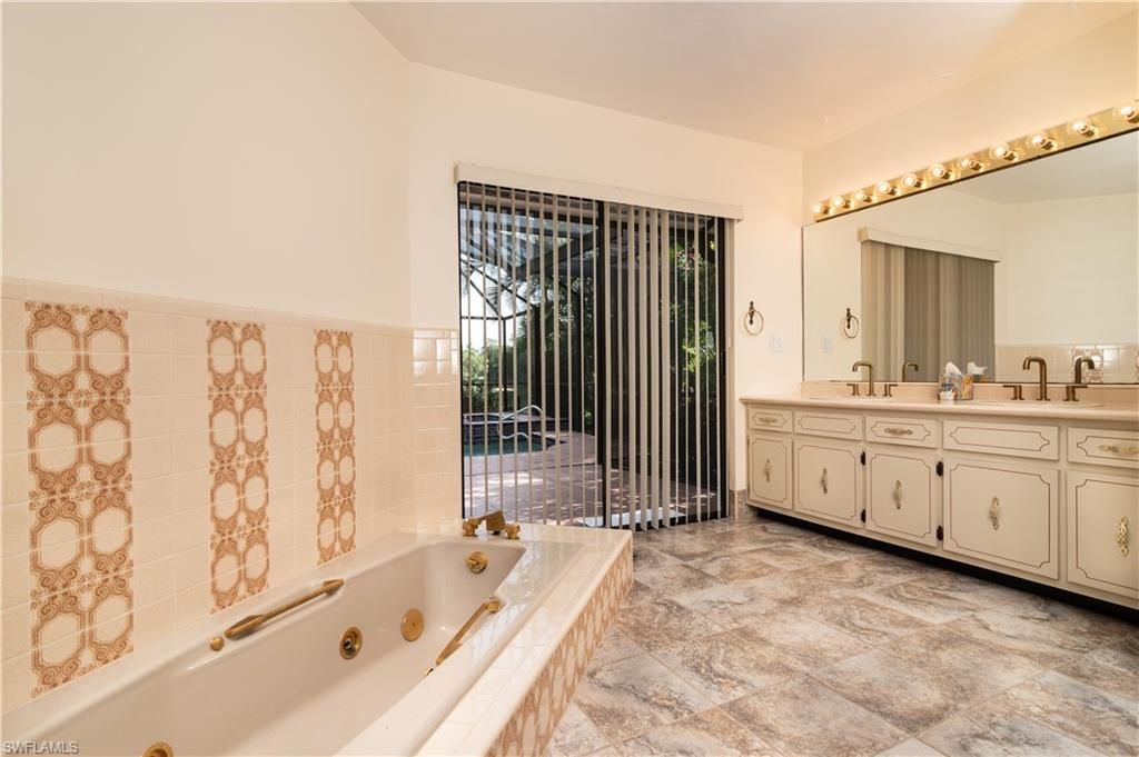560 Bald Eagle Dr, Unit 22, Naples, FL 34105 Photo