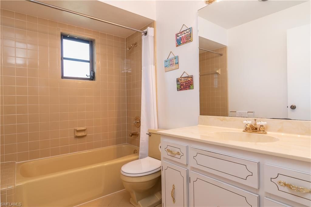 560 Bald Eagle Dr, Unit 22, Naples, FL 34105 Photo
