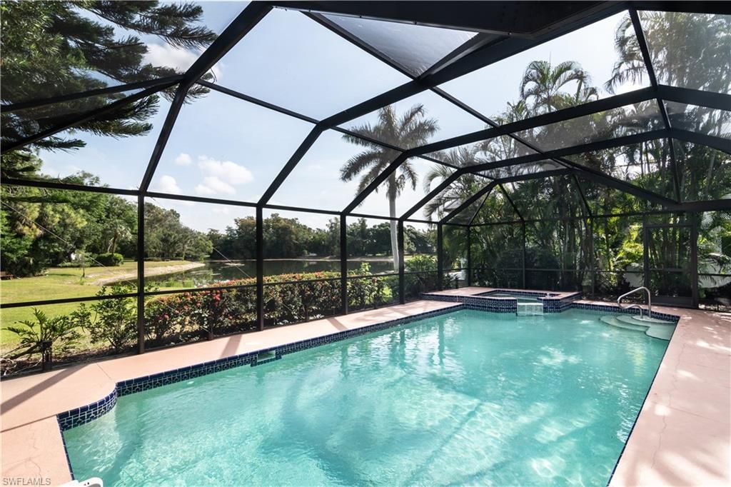 560 Bald Eagle Dr, Unit 22, Naples, FL 34105 Photo