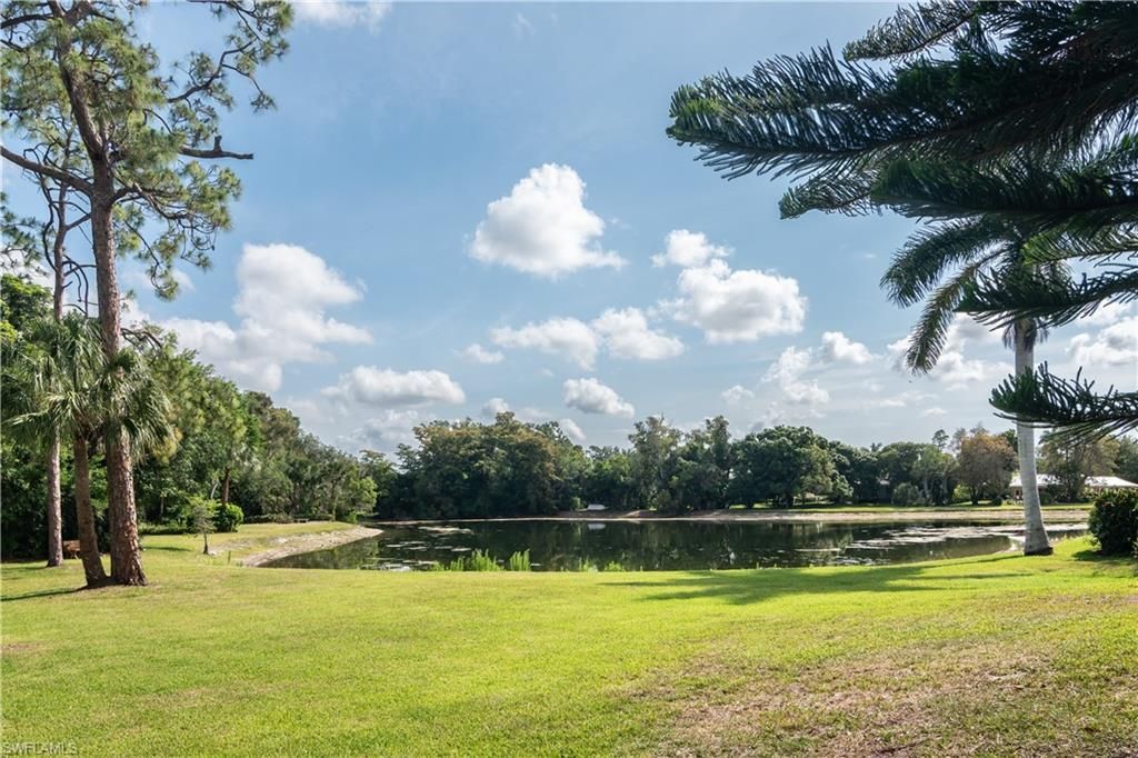 560 Bald Eagle Dr, Unit 22, Naples, FL 34105 Photo