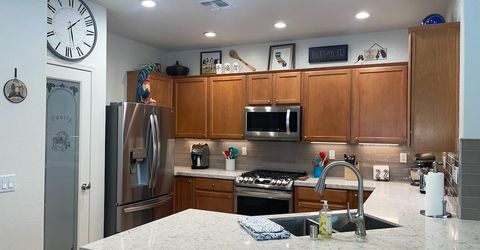 160 S Rock House Cir, Sacramento, CA 95835 Photo