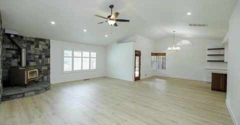1748 Brennan Ave, Escalon, CA 95320 Photo