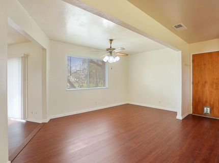 8595 Bradshaw Rd, Elk Grove, CA 95624 Photo