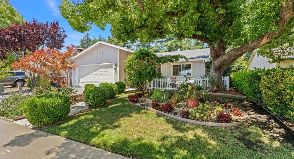 8645 Prairiewoods Dr, Sacramento, CA 95828 Photo
