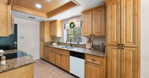 8645 Prairiewoods Dr, Sacramento, CA 95828 Photo