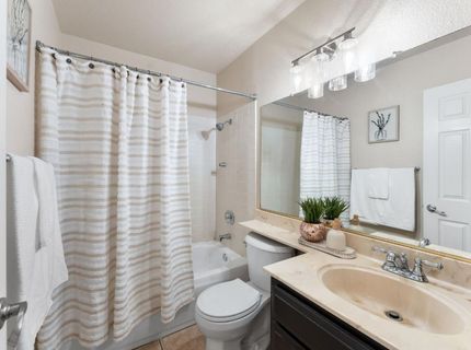 8645 Prairiewoods Dr, Sacramento, CA 95828 Photo