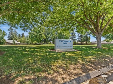 8645 Prairiewoods Dr, Sacramento, CA 95828 Photo