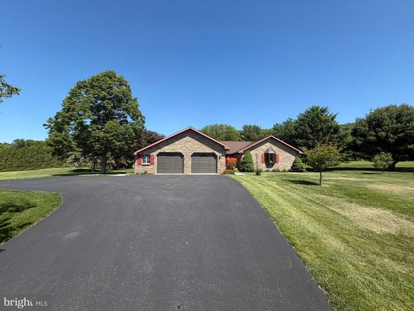6 ENCK CIRCLE, ENOLA, PA 17025