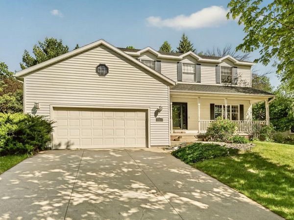 1915 Folwell Drive SW, Rochester, MN 55902