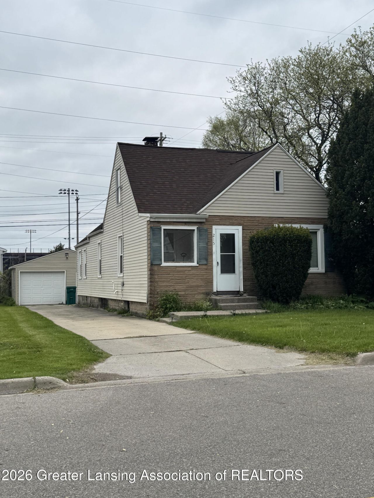 215 Hungerford Street, Lansing, MI 48917 Main Photo