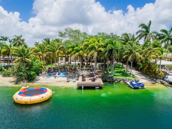9240 SW 140th St, Miami, FL 33176