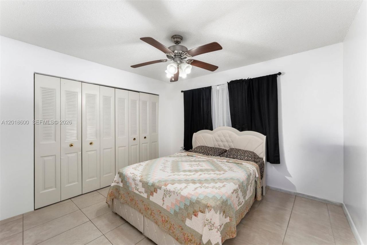 1900 W 54th St , Unit 220, Hialeah, FL 33012 Photo