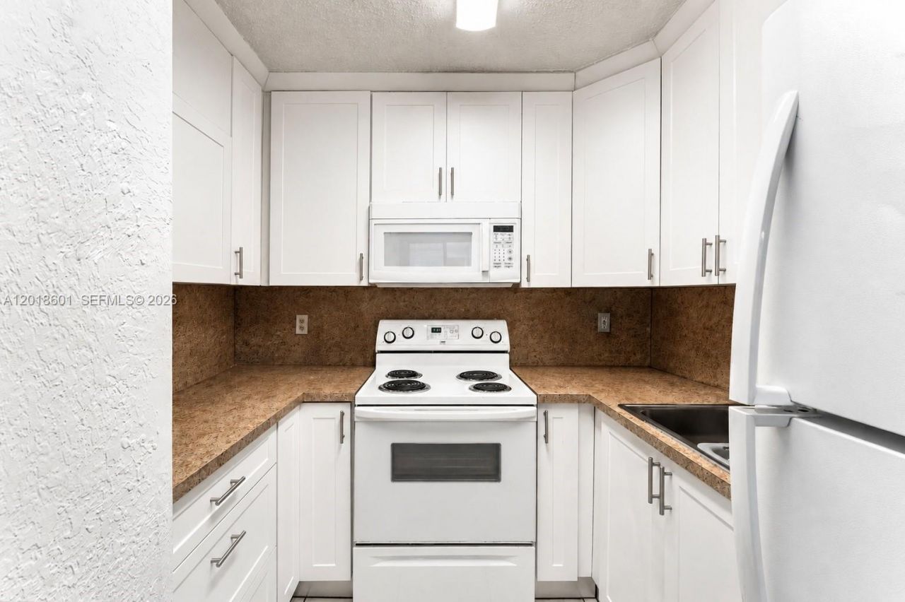 5706 W 26th Ave , Unit 5706, Hialeah, FL 33016 Photo