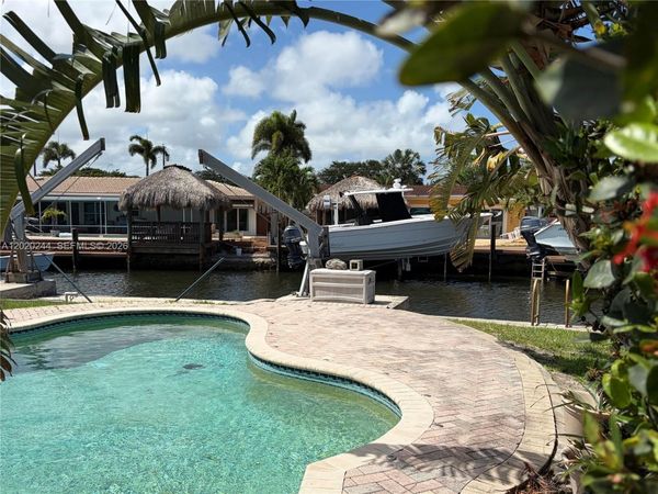 842 Argonaut Isle , Dania Beach, FL 33004