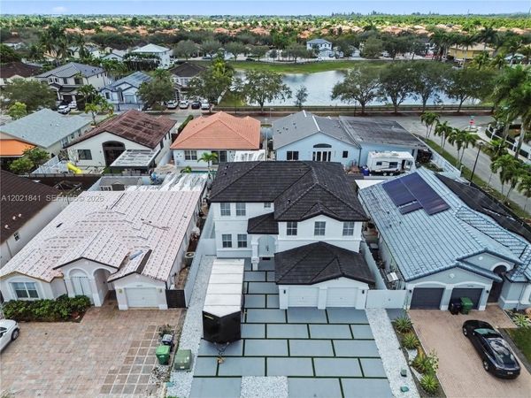 15486 SW 23rd Ln , Miami, FL 33185