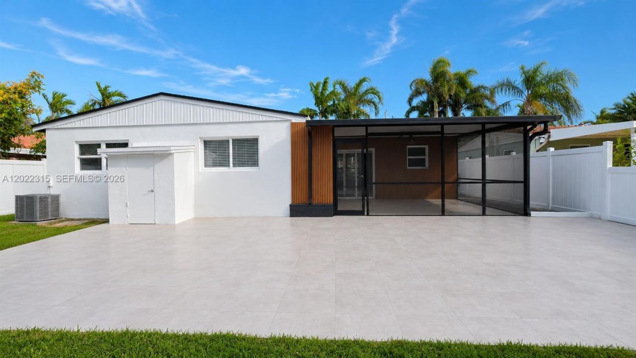 1155 Hayes St, Hollywood, FL 33019 Photo