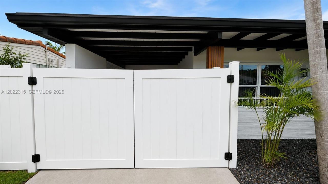 1155 Hayes St, Hollywood, FL 33019 Photo