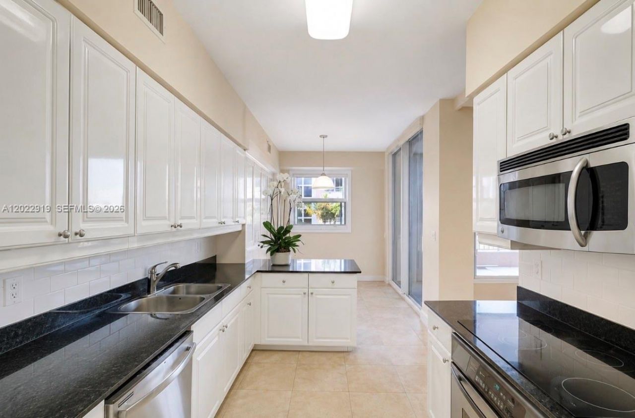 731 Crandon Blvd, Unit 407, Key Biscayne, FL 33149 Photo