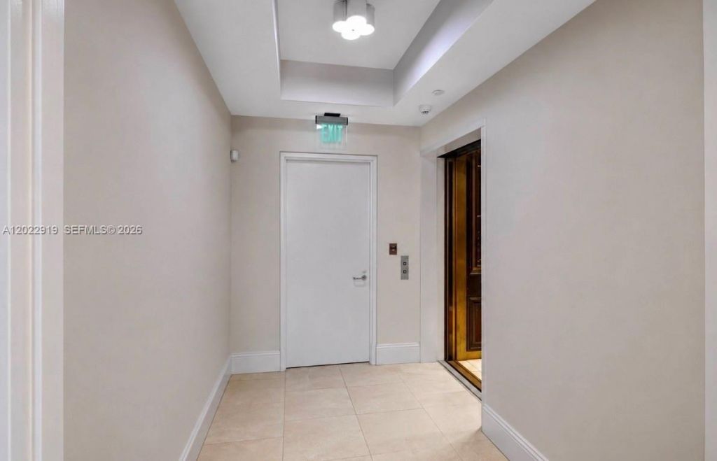 731 Crandon Blvd, Unit 407, Key Biscayne, FL 33149 Photo