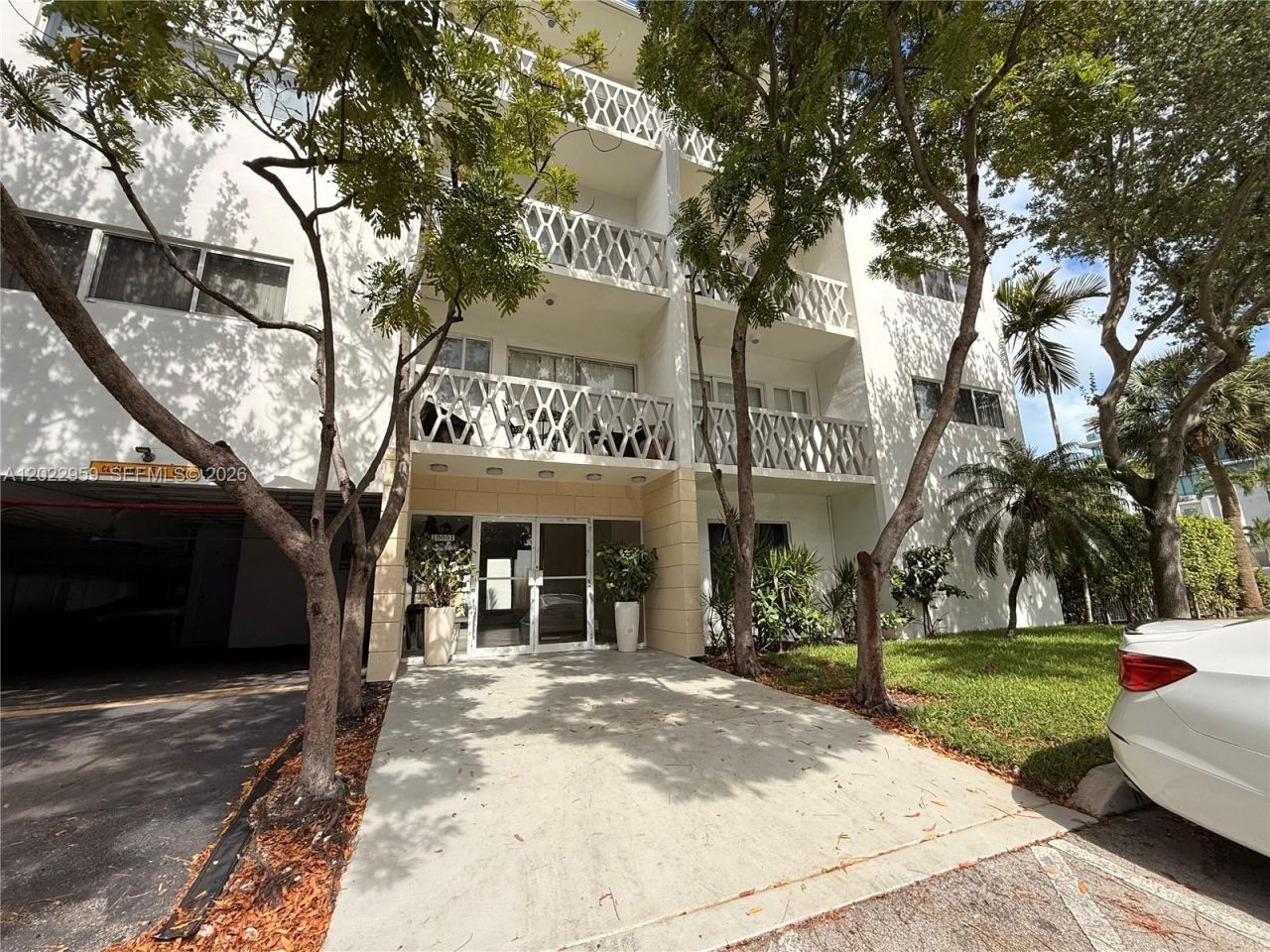 10001 W Bay Harbor Dr, Unit 205, Bay Harbor Islands, FL 33154 Photo