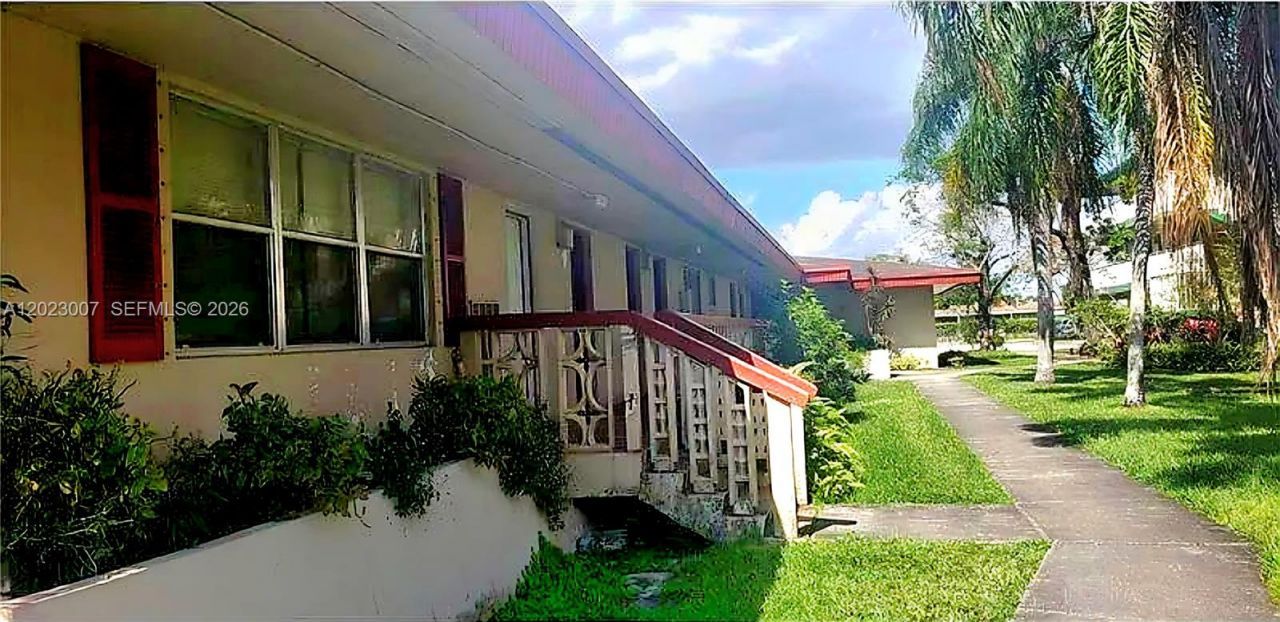 5498 NW 11th St , Unit C, Plantation, FL 33313 Photo