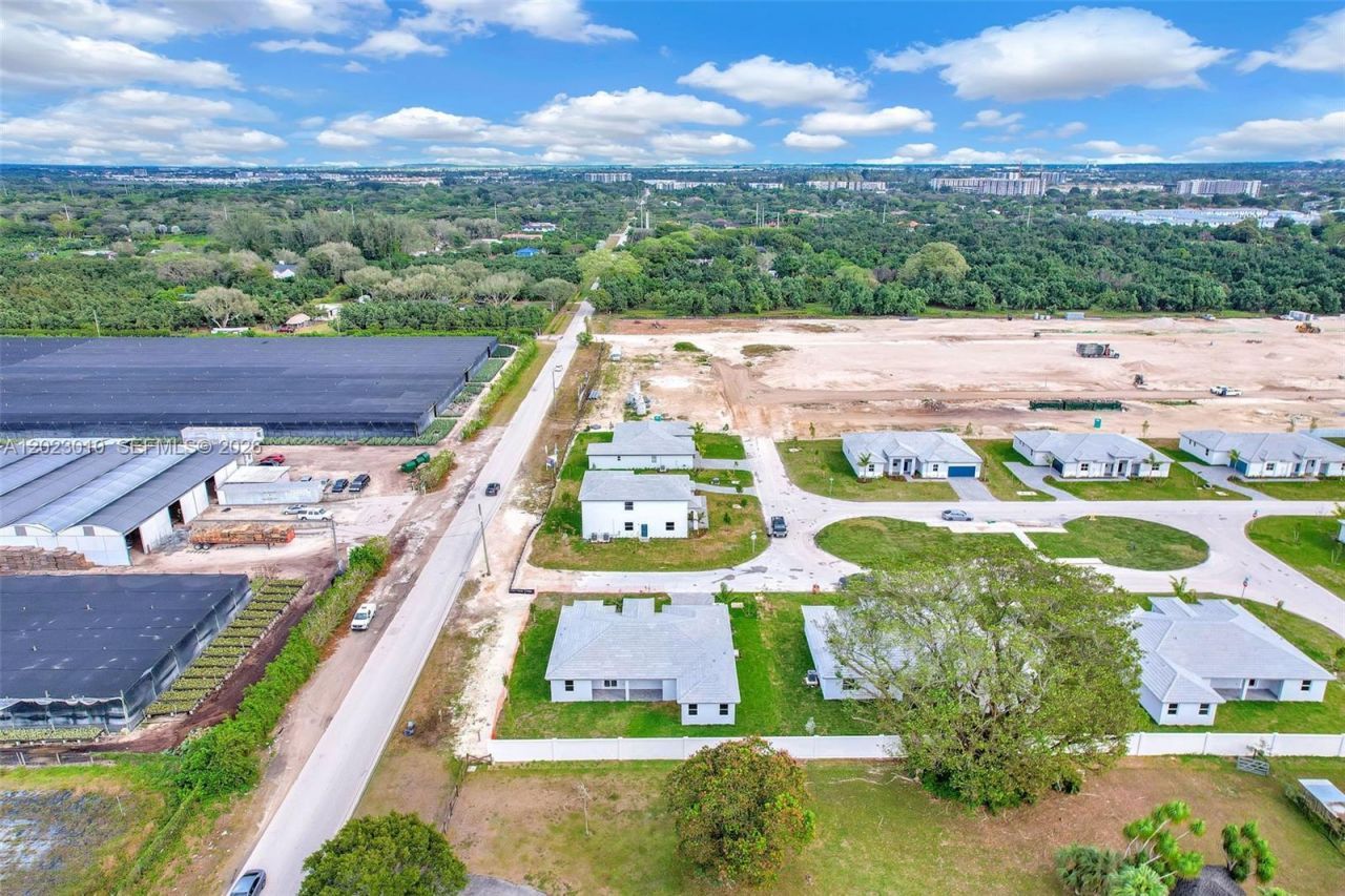 27210 SW 159th Path , Unit 10, Homestead, FL 33031 Photo