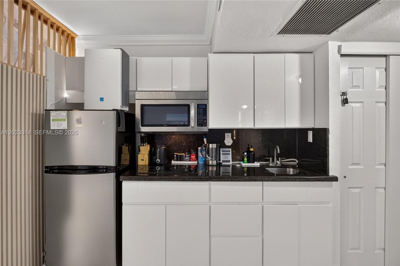19201 Collins Ave, Unit 949, Sunny Isles Beach, FL 33160 Photo