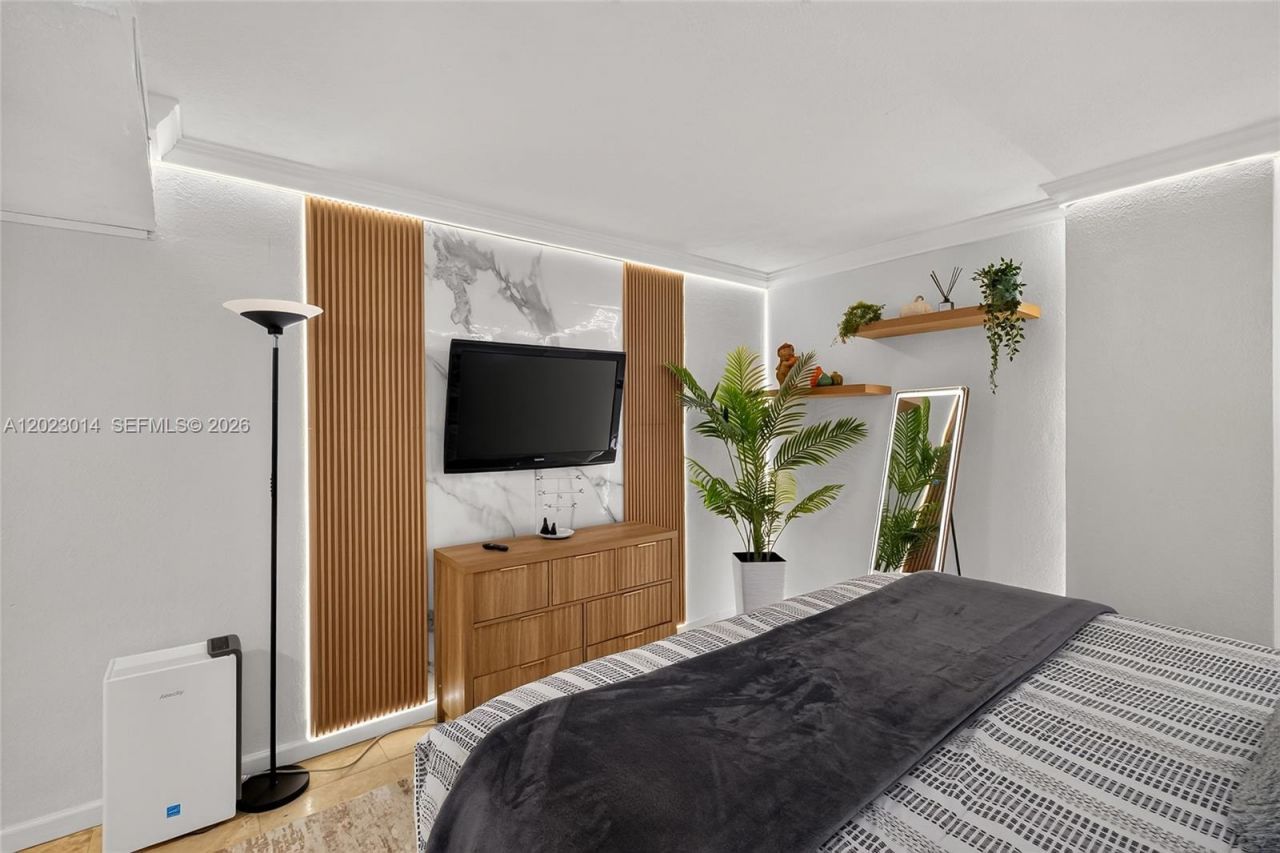 19201 Collins Ave, Unit 949, Sunny Isles Beach, FL 33160 Photo