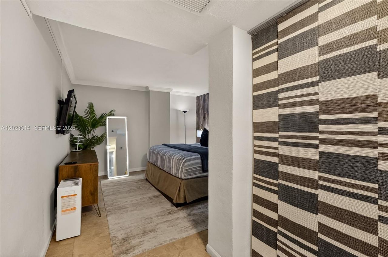 19201 Collins Ave, Unit 949, Sunny Isles Beach, FL 33160 Photo