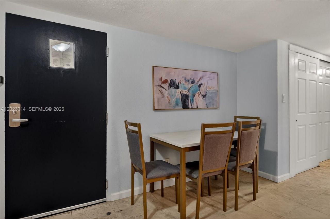 19201 Collins Ave, Unit 949, Sunny Isles Beach, FL 33160 Photo