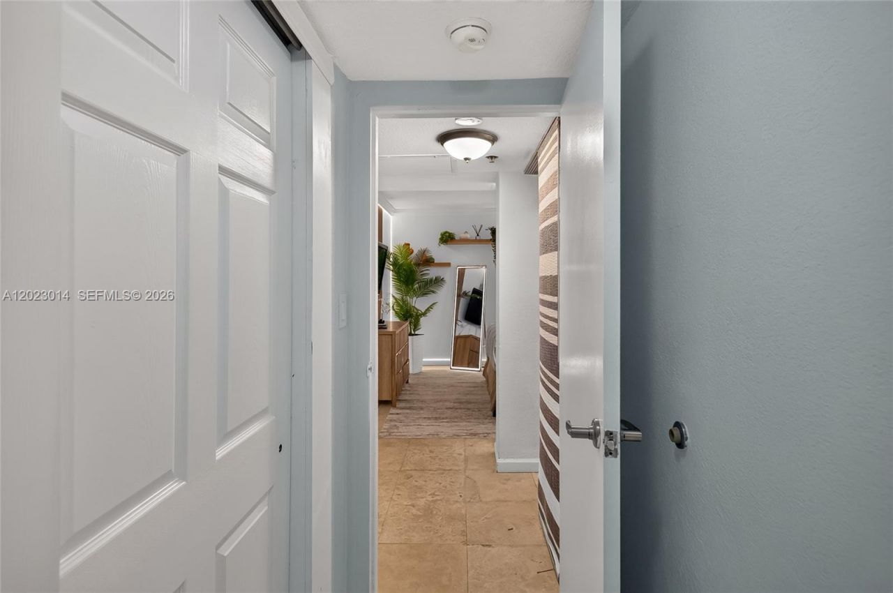 19201 Collins Ave, Unit 949, Sunny Isles Beach, FL 33160 Photo
