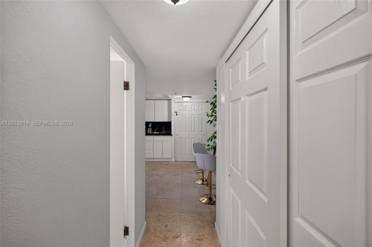 19201 Collins Ave, Unit 949, Sunny Isles Beach, FL 33160 Photo