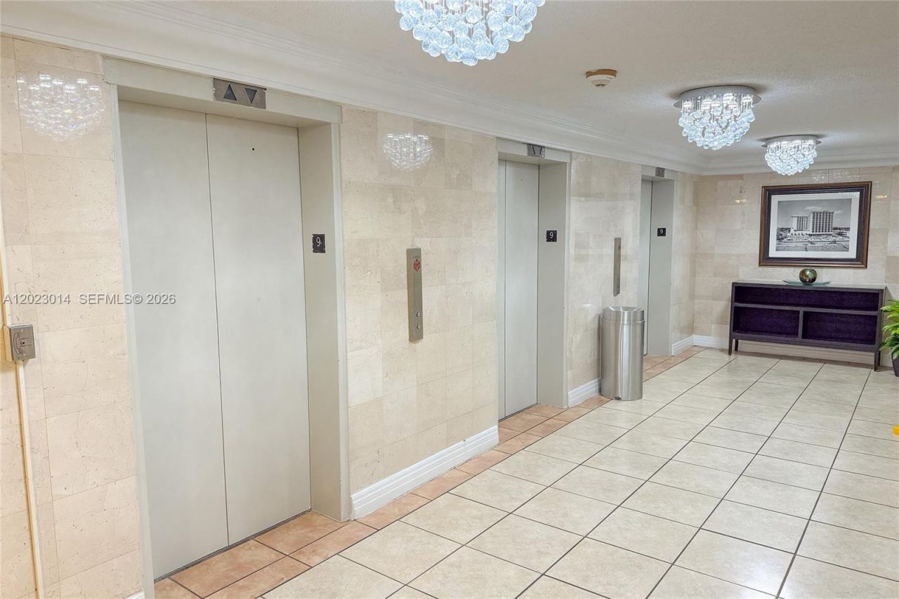 19201 Collins Ave, Unit 949, Sunny Isles Beach, FL 33160 Photo