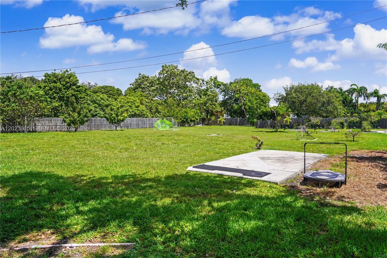 8331 SW 100th St, Miami, FL 33156 Photo