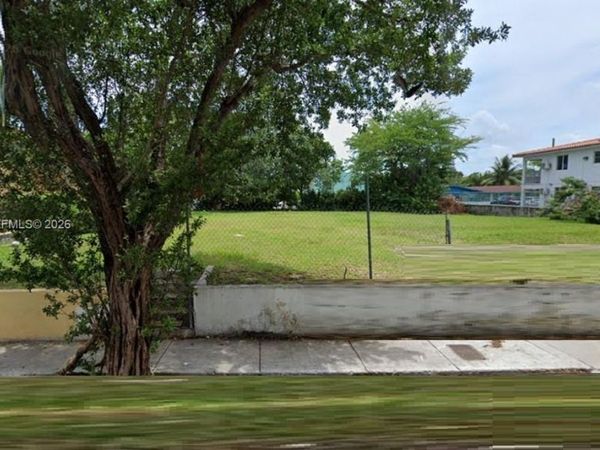 240 SW 7th Ave , Miami, FL 33130