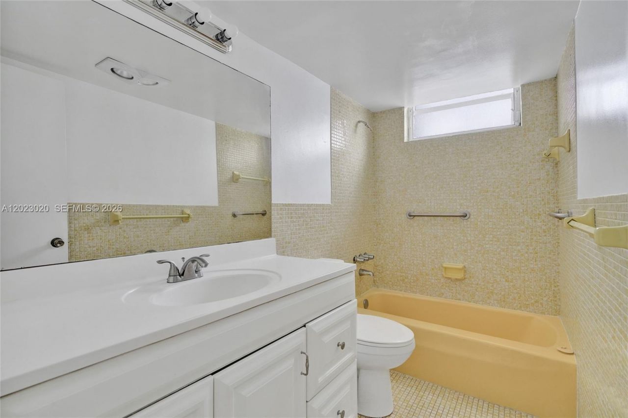 2920 Point East Dr , Unit N408, Aventura, FL 33160 Photo