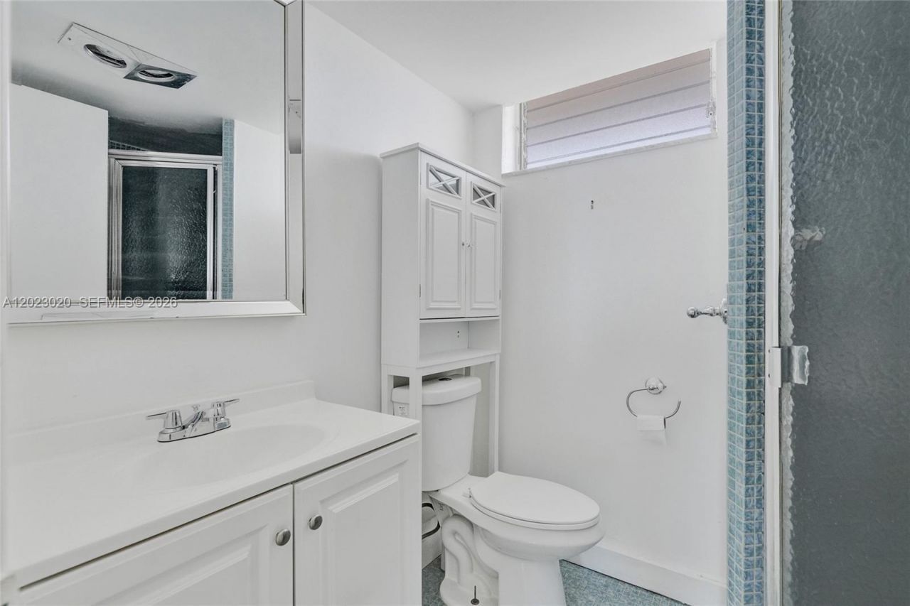 2920 Point East Dr , Unit N408, Aventura, FL 33160 Photo