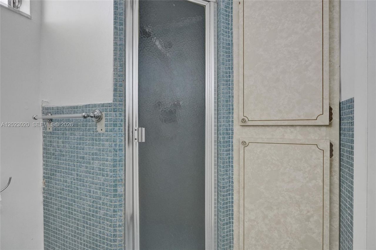2920 Point East Dr , Unit N408, Aventura, FL 33160 Photo