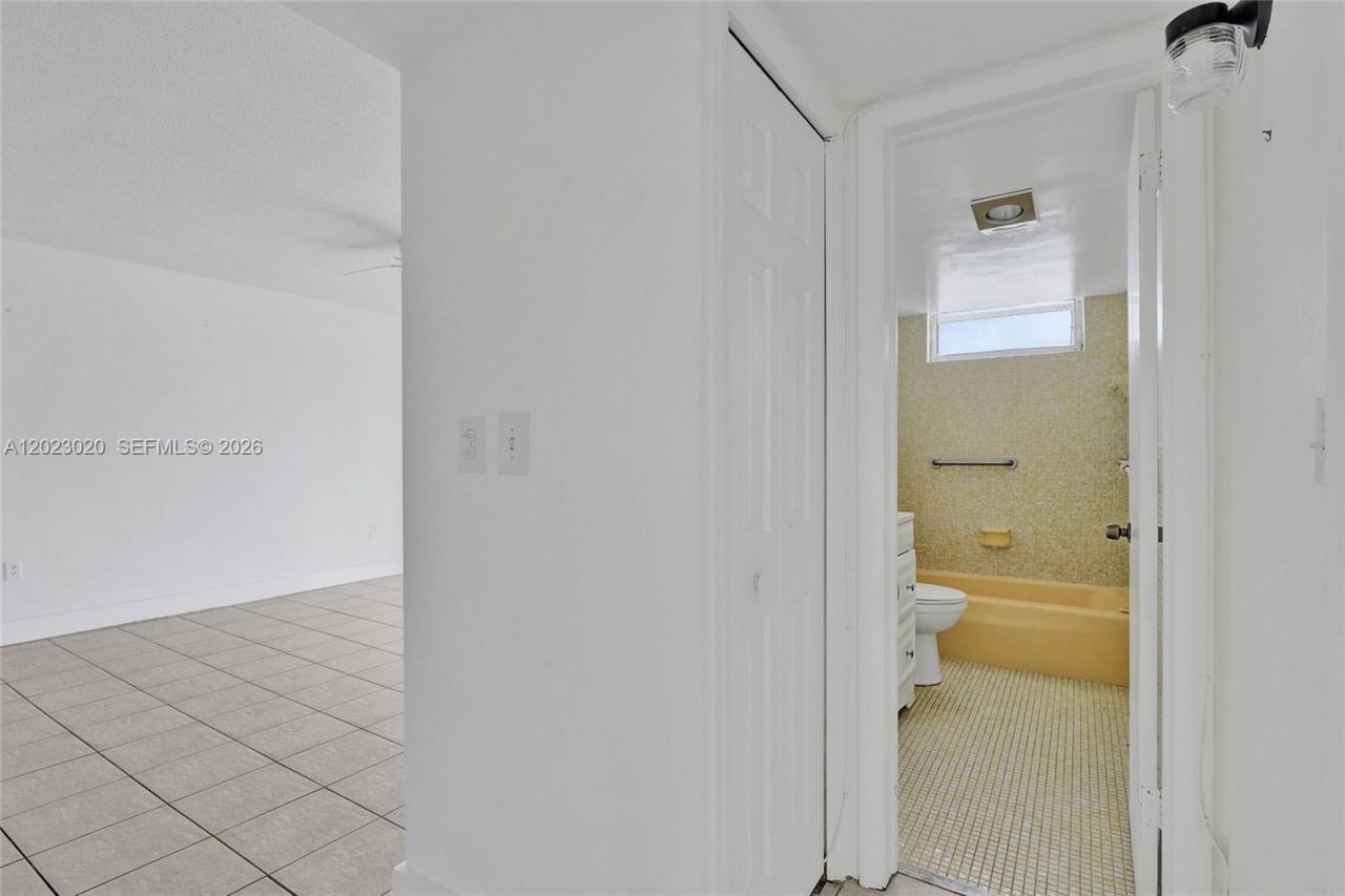2920 Point East Dr , Unit N408, Aventura, FL 33160 Photo