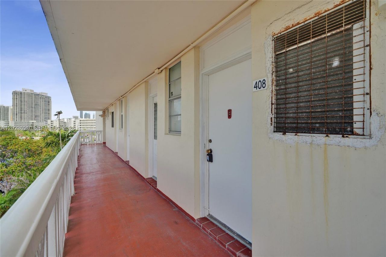 2920 Point East Dr , Unit N408, Aventura, FL 33160 Photo