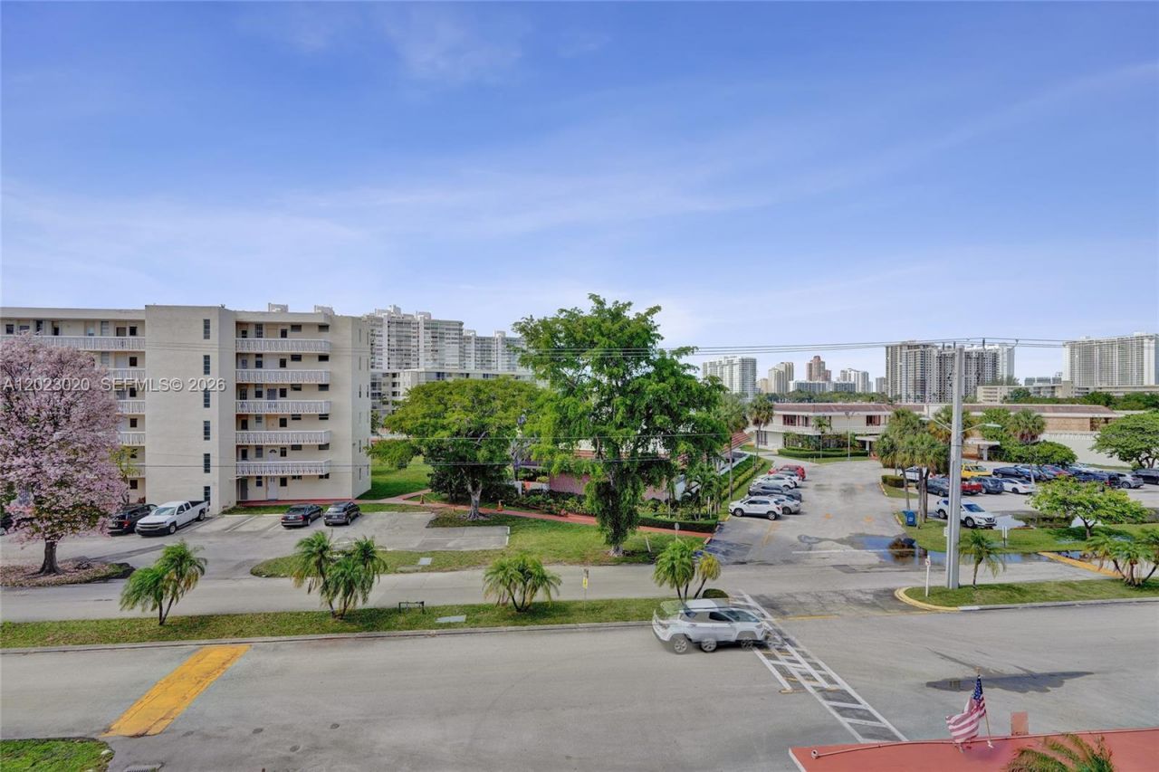 2920 Point East Dr , Unit N408, Aventura, FL 33160 Photo