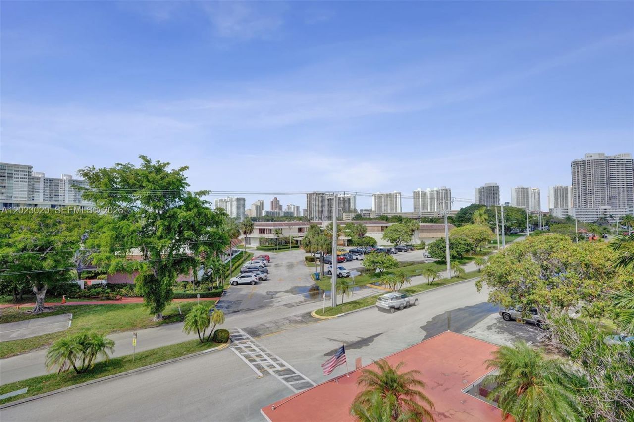 2920 Point East Dr , Unit N408, Aventura, FL 33160 Photo