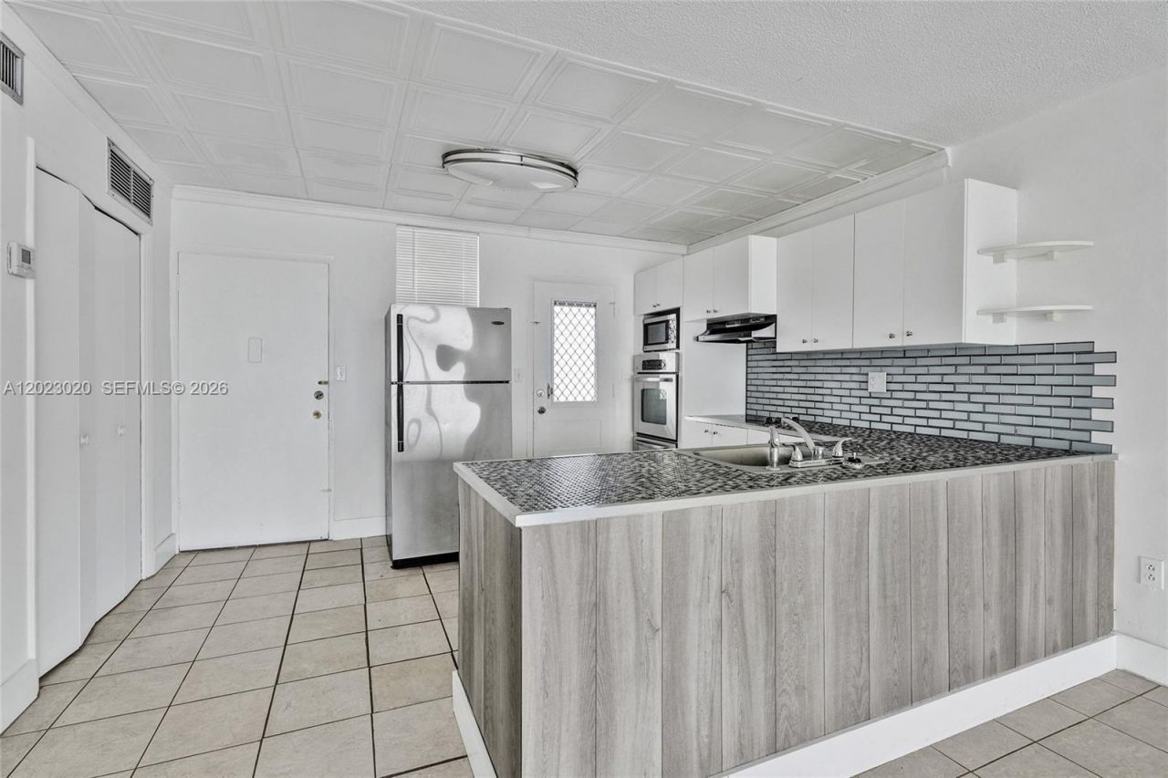 2920 Point East Dr , Unit N408, Aventura, FL 33160 Photo